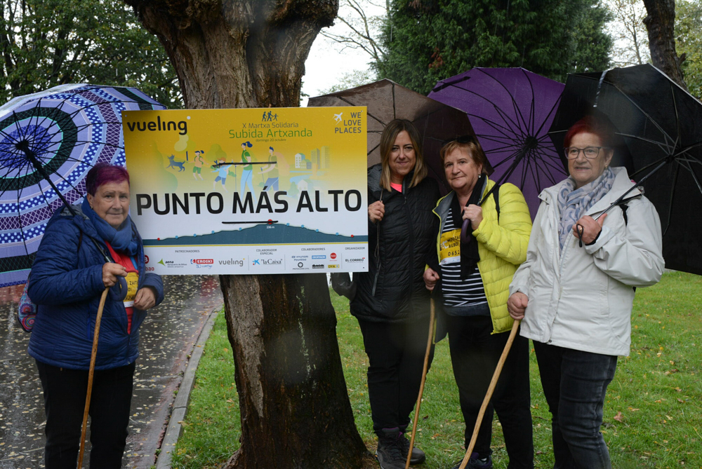 Foto 157 de la avituallamiento y mirador - Galería de la Subida a Artxanda 2019